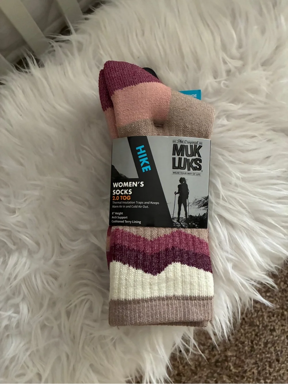 NWT Muk Luks 3 pack Women's Hike socks with a 2.0 TOG thermal insulation.